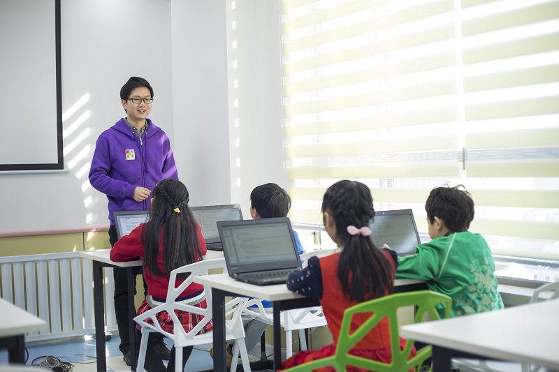 “推动教育强省建设电竞竞猜官网专题培训班”在安宁中学开展现场